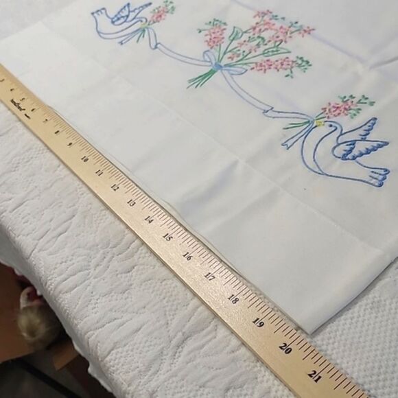 Vintage Hand embroidery cotton poly pillowcases, - Picture 4 of 7
